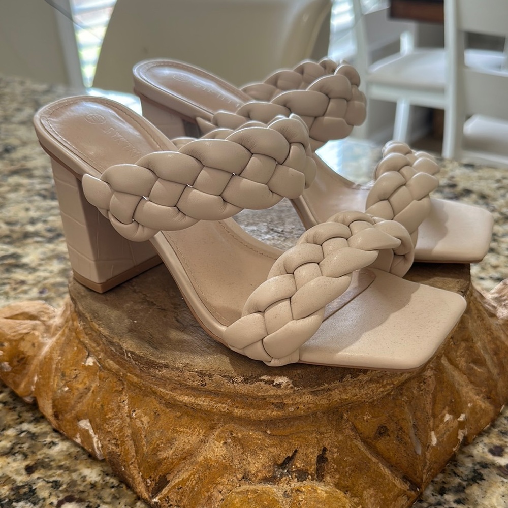 Elegant Braided Strap Block Heel Sandals